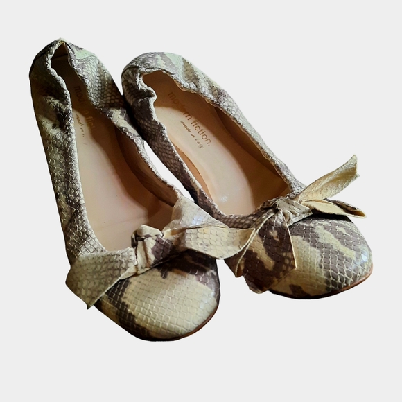 MODERN FICTION Bow Front Round Toe Python Embossed Leather Flats Sz 41 Ivory - Picture 4 of 8